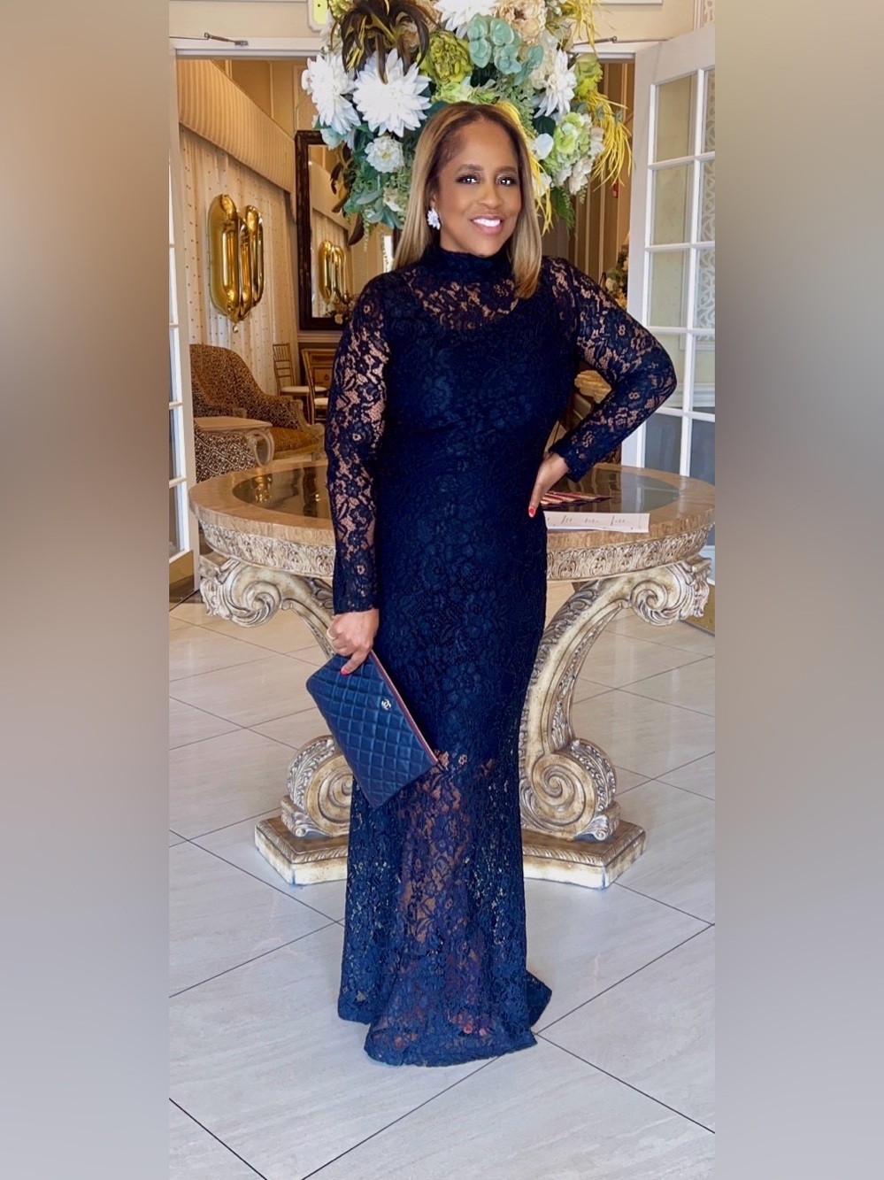 Elegant Black Lace Long-Sleeve Evening Dress